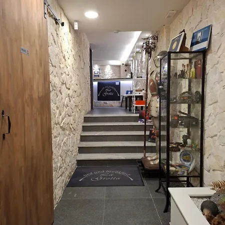 La Grotta Bed & Breakfast